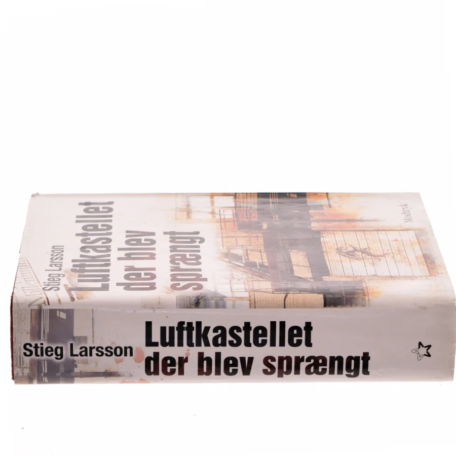 Luftkastelletderblevsprngt Stir up a Hornets' Nest of Girl. Shi Dige Larsen. the Danish Original. Hardcover](chinese Edition) af Stieg Larsson (Bog)