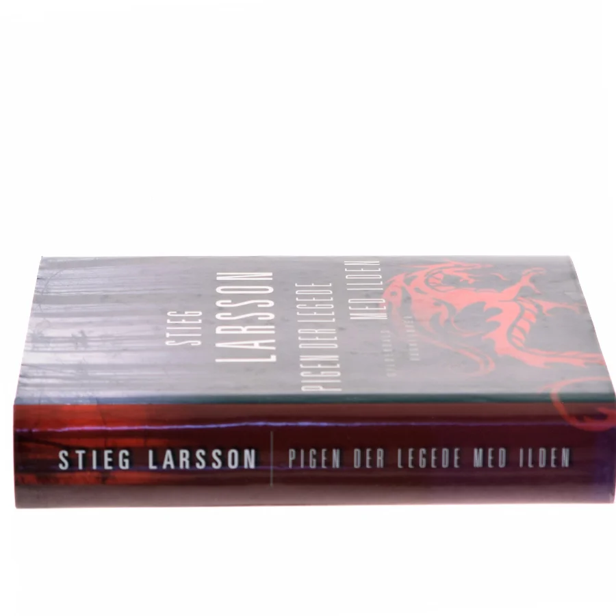 Pigen der legede med ilden af Stieg Larsson (Bog)
