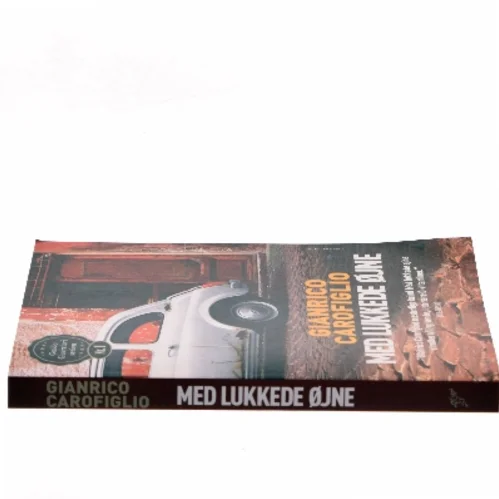 Med lukkede øjne af Gianrico Carofiglio (Bog)