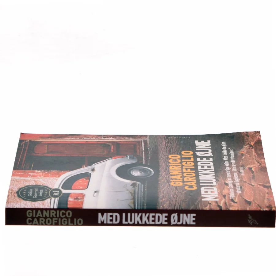 Med lukkede øjne af Gianrico Carofiglio (Bog)