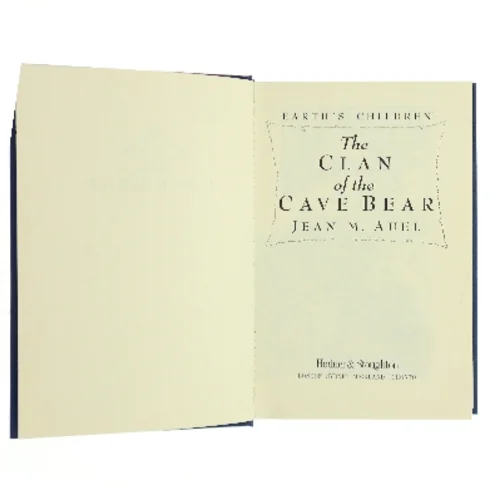 The Clan of the Cave Bear af Jean M. Auel (Bog)