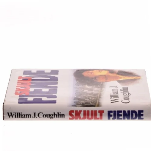 Skjult fjende af William J. Coughlin (Bog)
