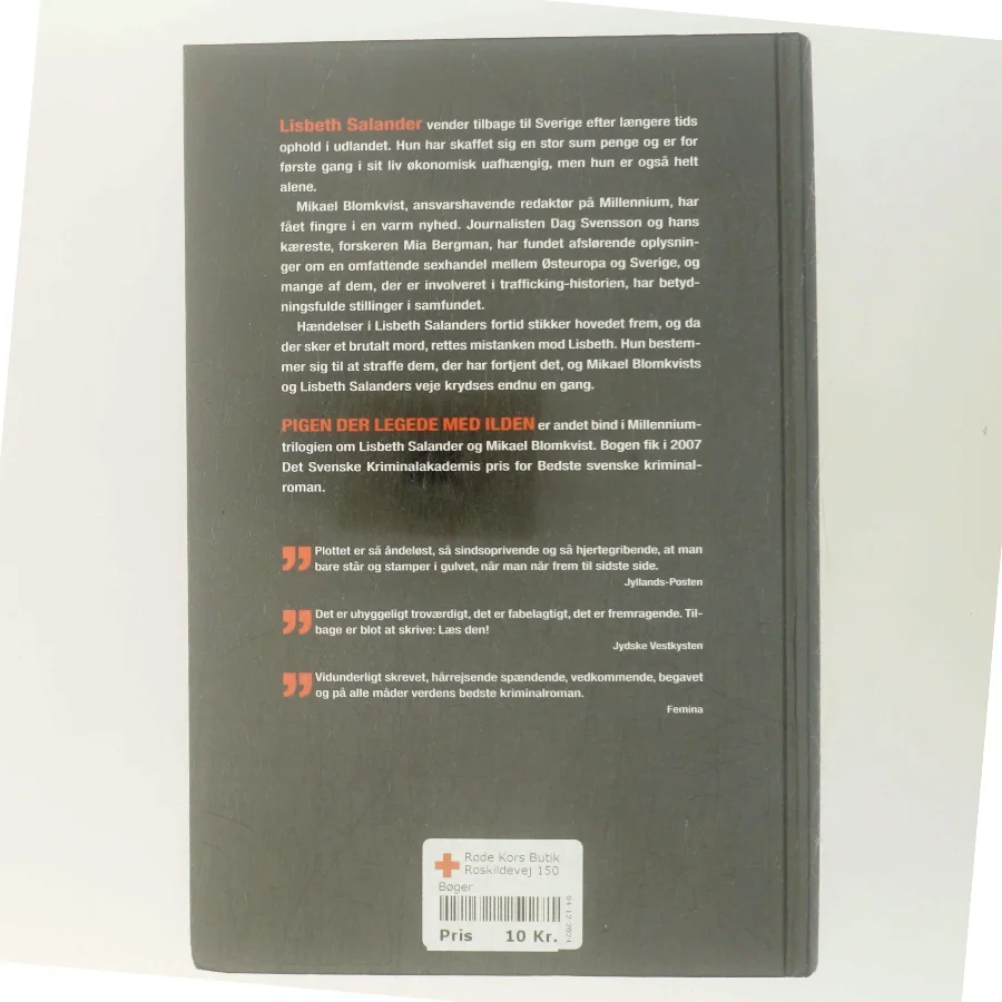 Pigen der legede med ilden af Stieg Larsson (Bog)