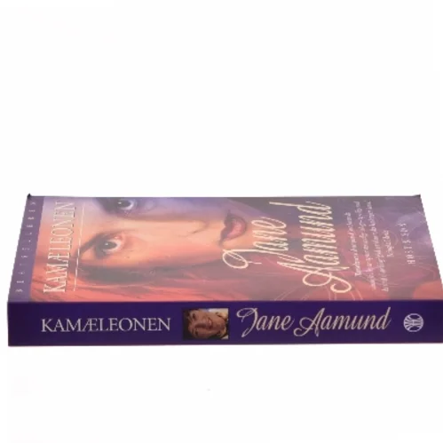 Kamæleonen : roman om en kvinde, der er farlig for mænd, men farligst for sig selv af Jane Aamund (Bog)