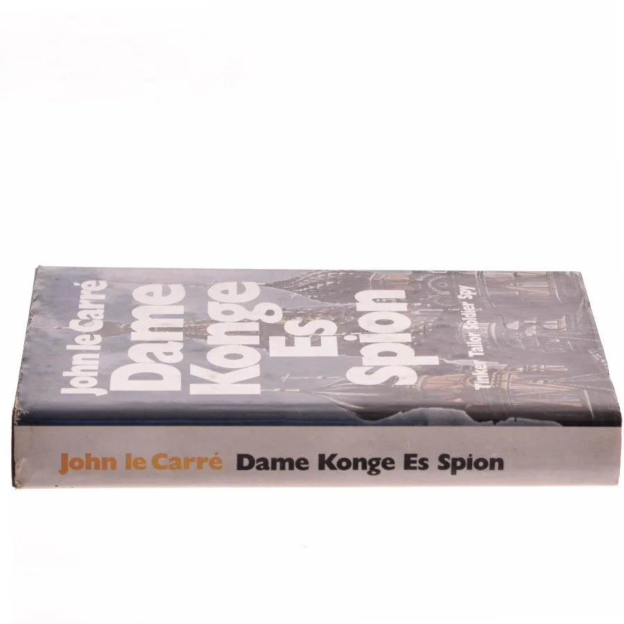 Dame Konge Es Spion af John le Carré (Bog)