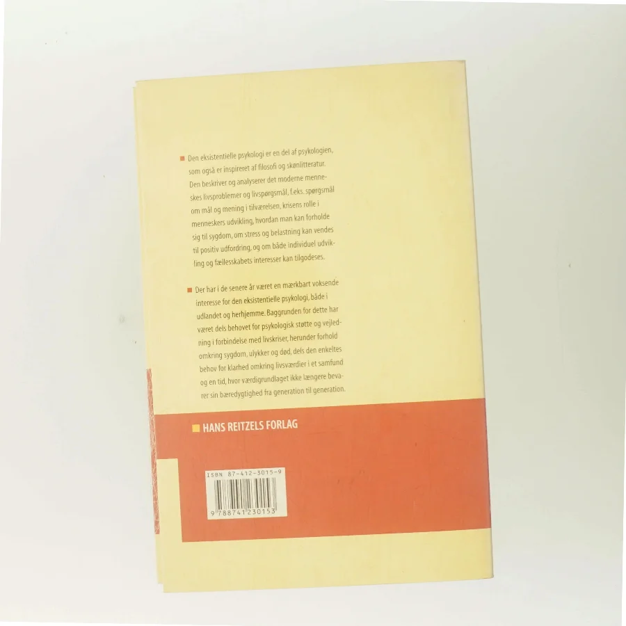 Eksistensens psykologi : en introduktion af Bo Jacobsen (f. 1940) (Bog)