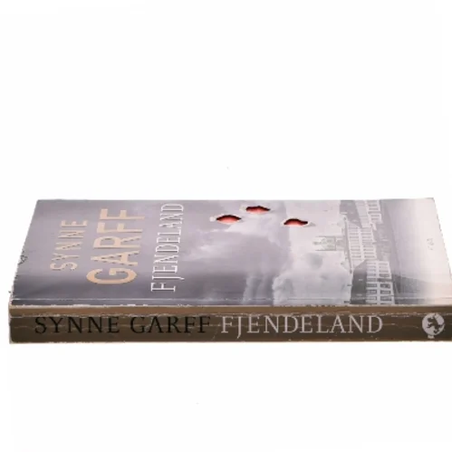 Fjendeland af Synne Garff (Bog)