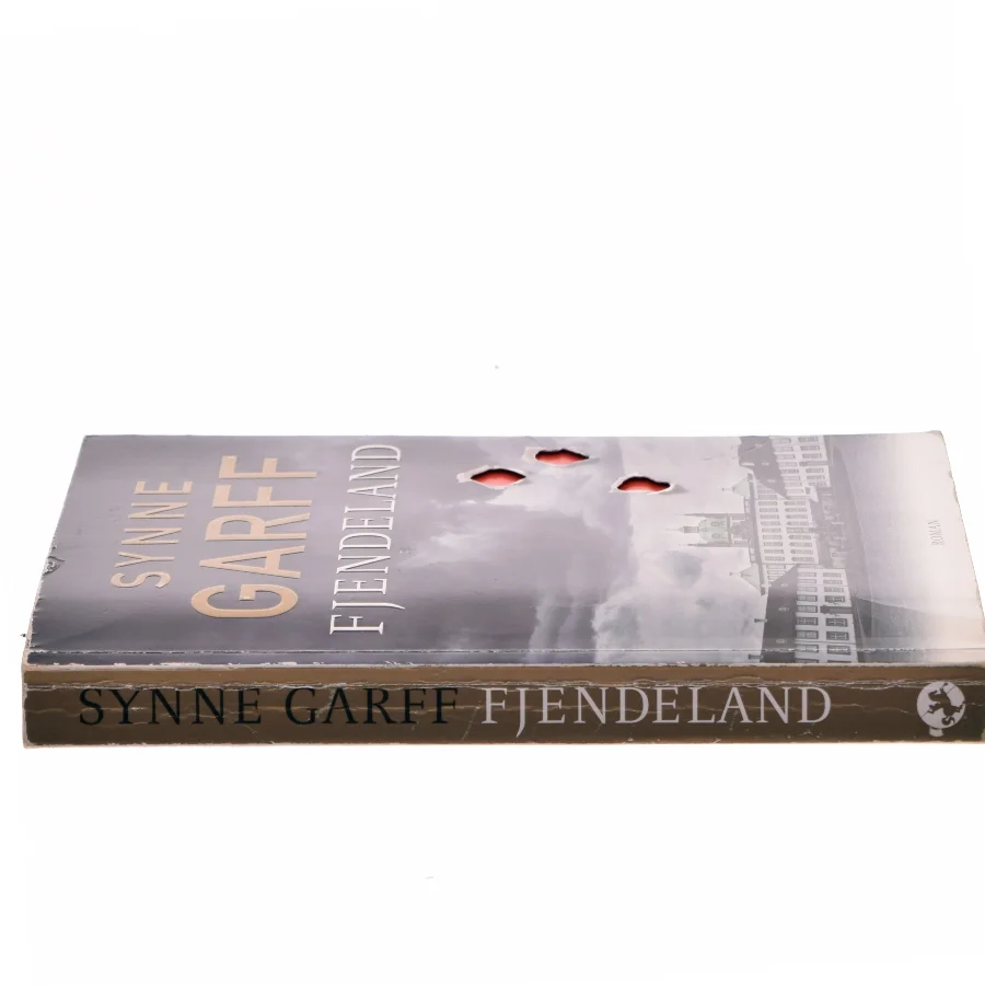 Fjendeland af Synne Garff (Bog)