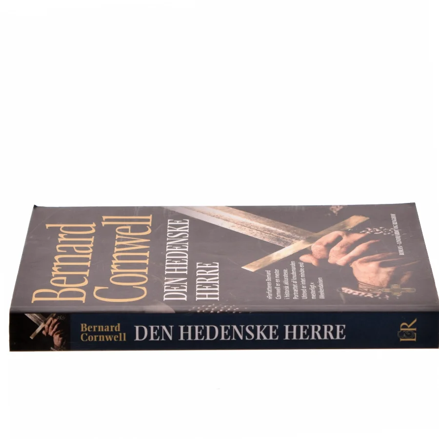 Den hedenske herre af Bernard Cornwell (Bog)