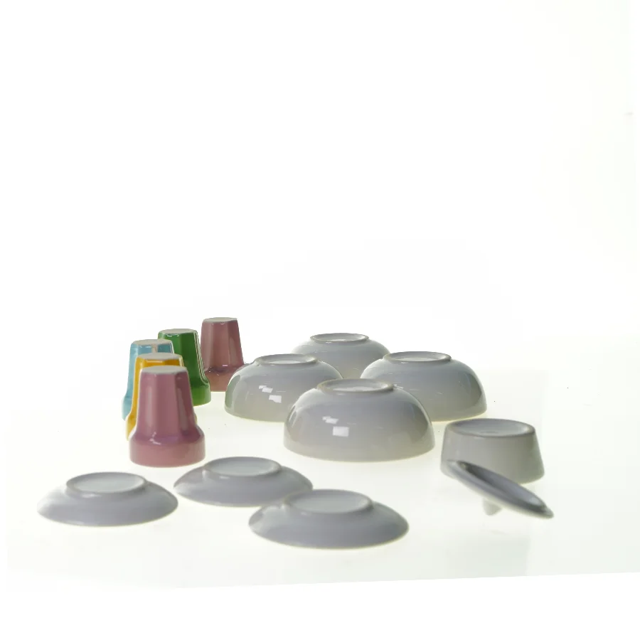 Sæt af porcelæn til legekøkken (str. Blandet)
