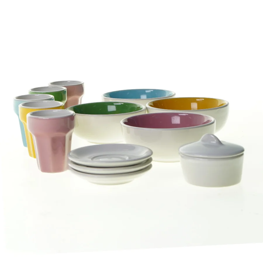 Sæt af porcelæn til legekøkken (str. Blandet)