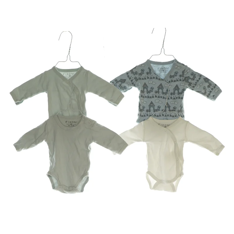 Bodystockings fra Fixoni (4 styk) (str. 44 / 0-1 mdr.) fra Fixoni (str. 44 / 0-1 mdr.) fra Fixoni (str. 44 / 0-1 mdr.)