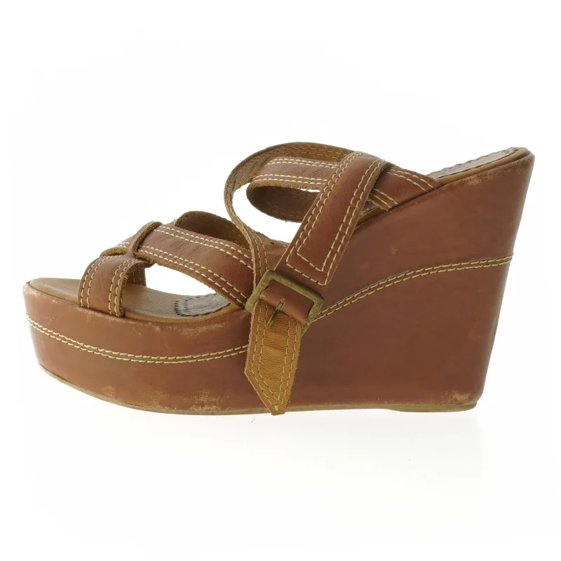 Brune kilehæl sandaler i størrelse 39 fra M.officer (str. 39 )