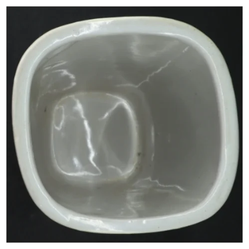 Hvid porcelænsvase (str. H. 24 cm)