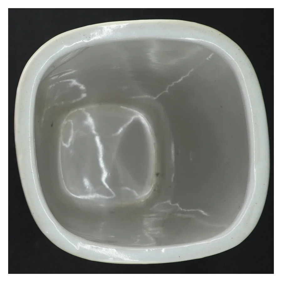 Hvid porcelænsvase (str. H. 24 cm)