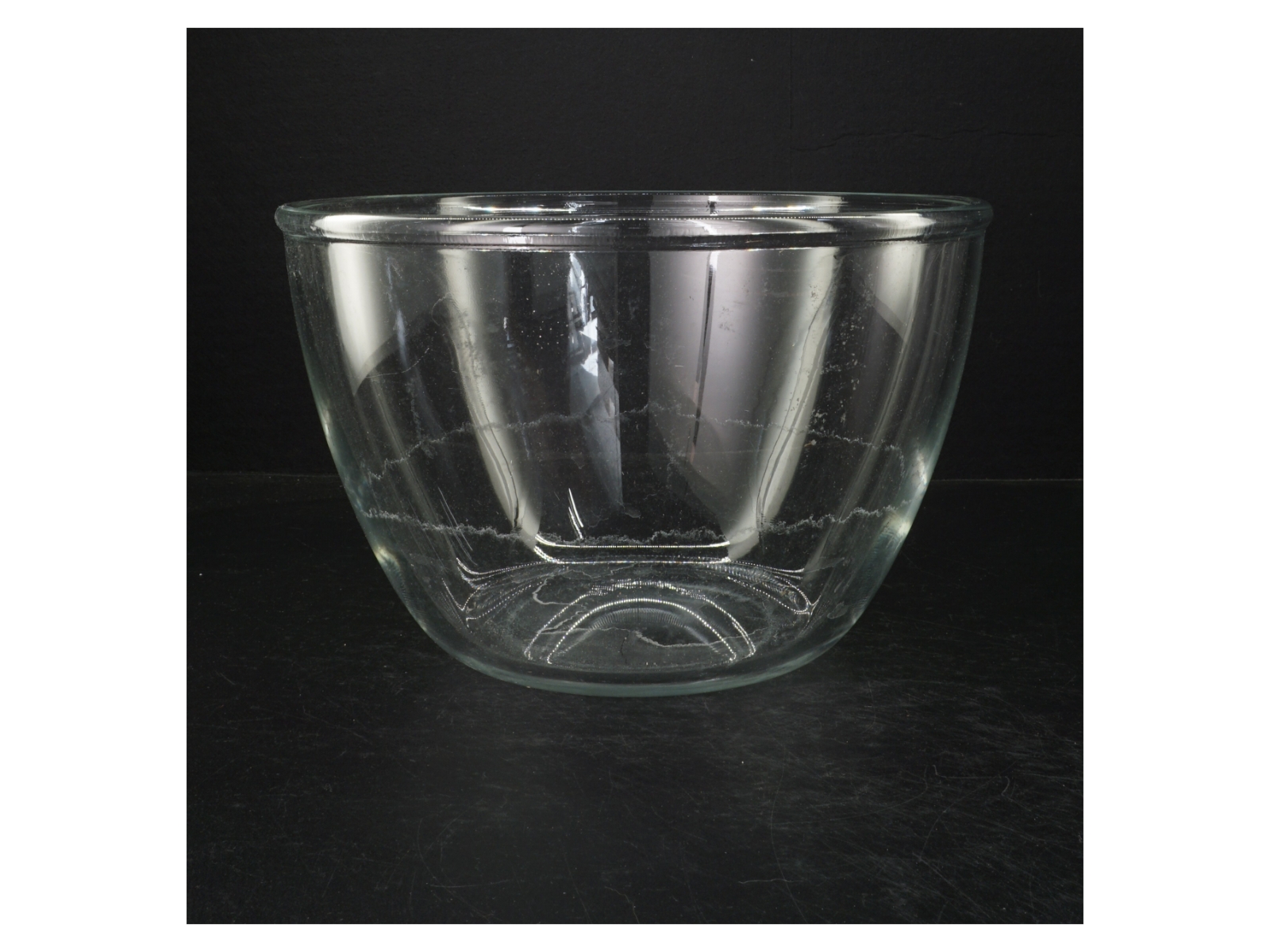 Gennemsigtig glas skål (str. Ø. 27 cm)