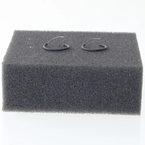 Små øreringe i ringform (str. Ø 1,5 cm)