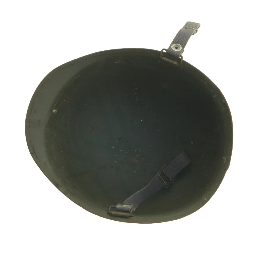 Gammel militærhjelm (str. 28,5 cm)