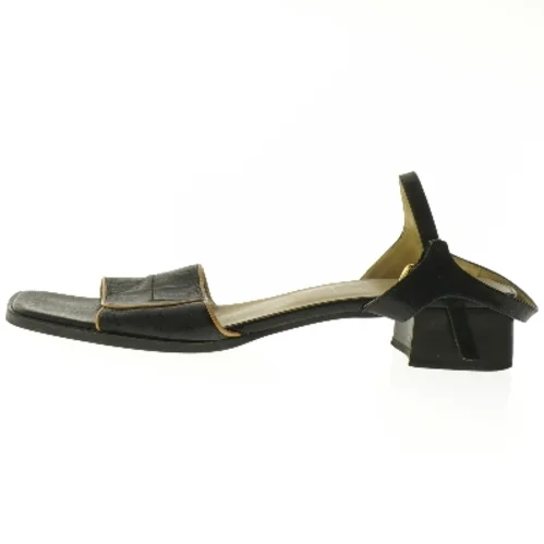 Sort hælsandal (str. 41 )