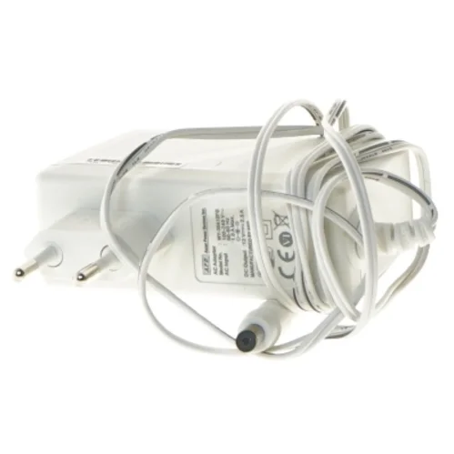 Hvid strømadapter med ledning (str. 9x9 cm)