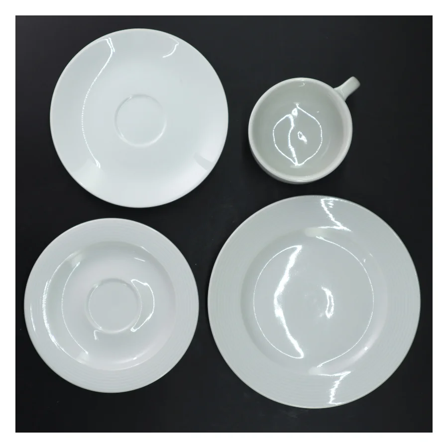 Kaffekop og underkopper fra Blandet (str. Ø 19,16,15 og 9x6 cm)