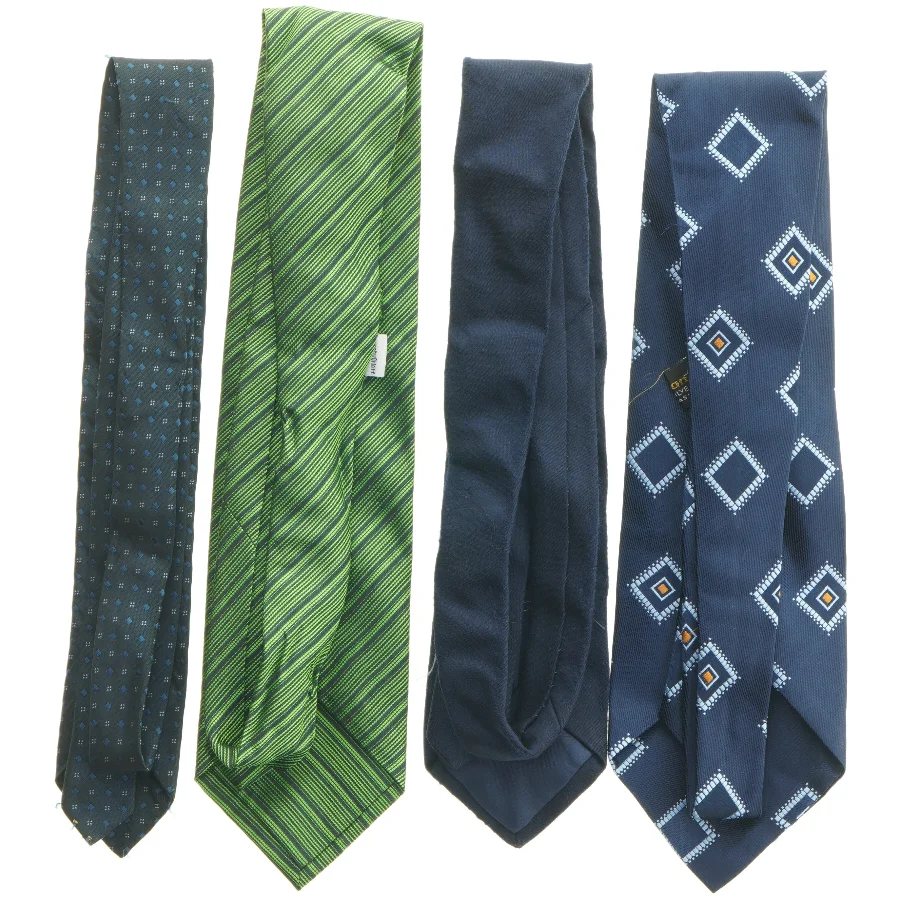 Sæt med fire slips (str. 120 cm)