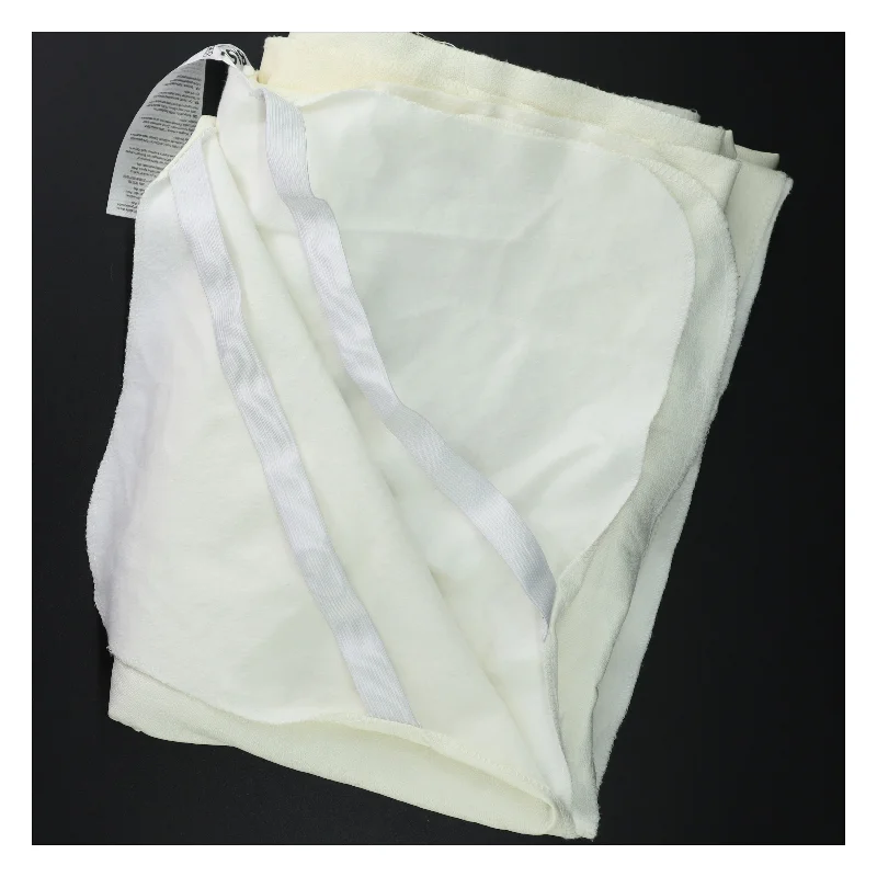 Hvidt sengetøj fra Basic (str. 190 x. 135 cm)