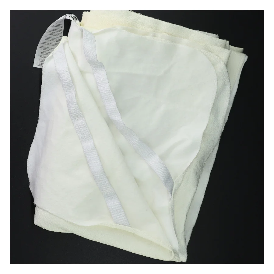 Hvidt sengetøj fra Basic (str. 190 x. 135 cm)