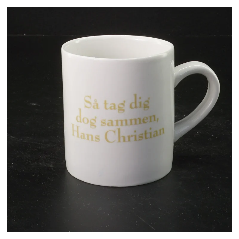 Porcelænskrus med tekst fra Matador (str. Ø 8x9 cm)