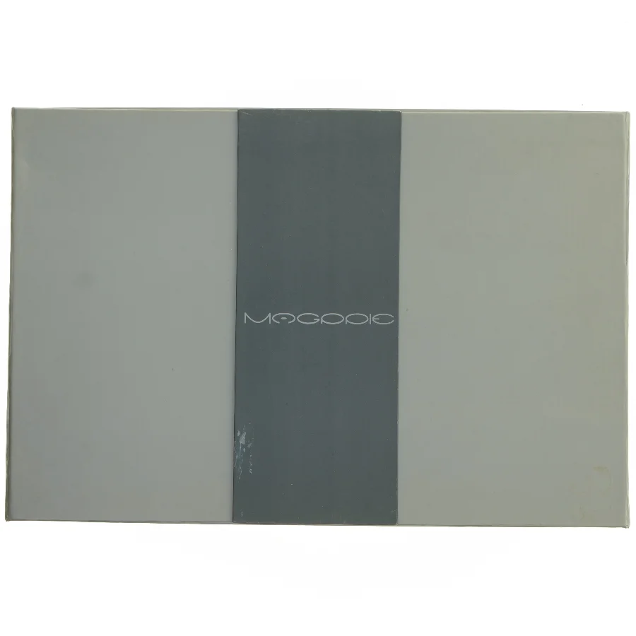 Bestiksæt og porcelæn i gaveæske