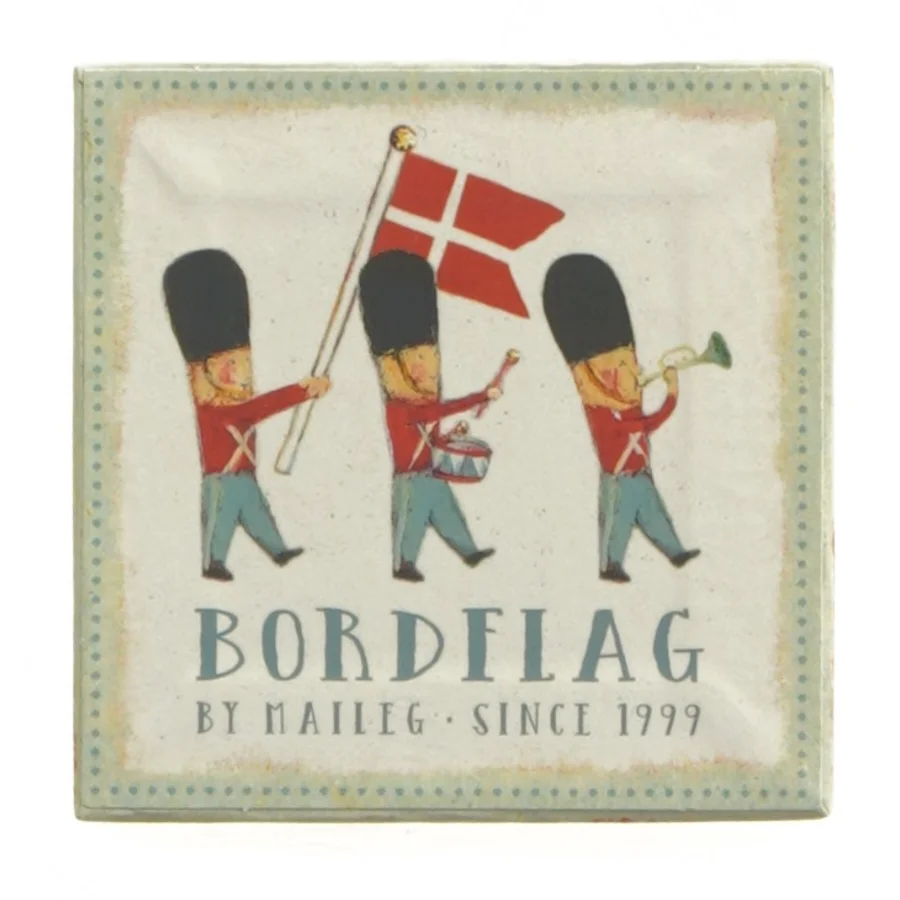 Dannebrog bordflag fra Maileg (str. 25 cm)