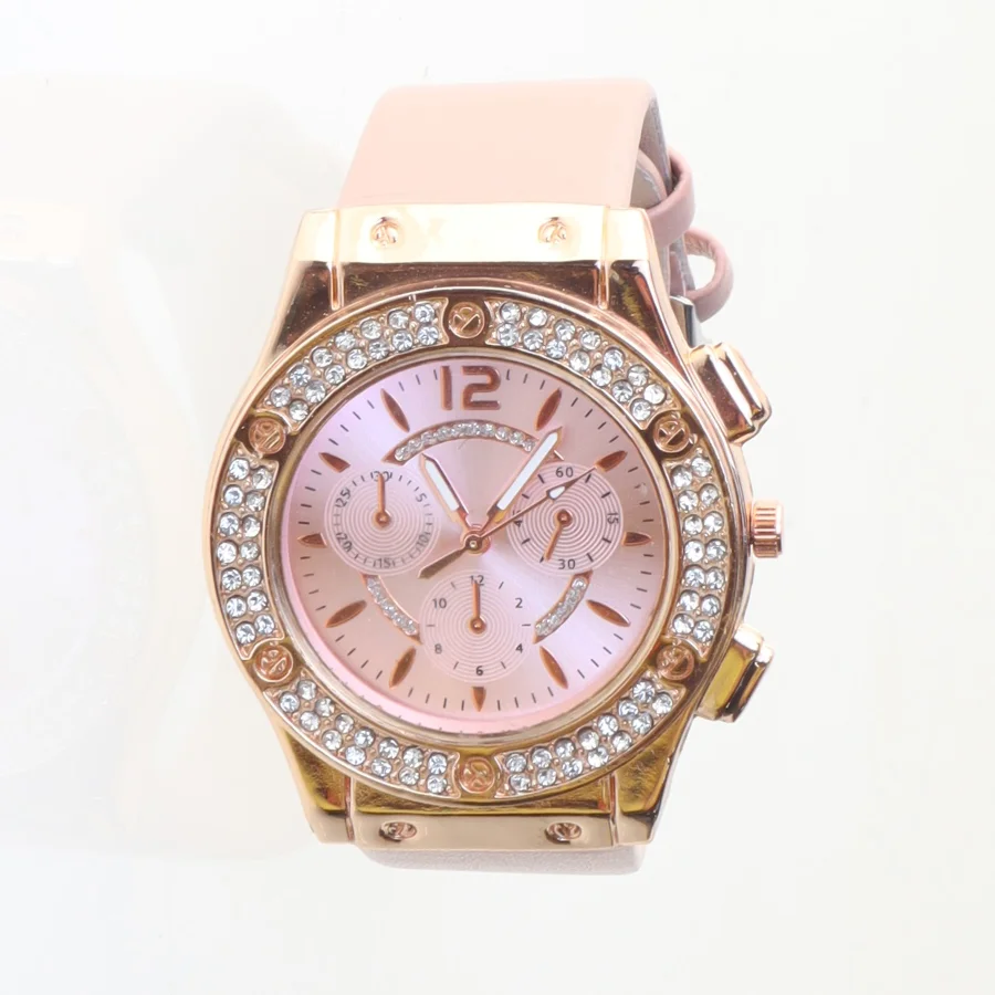 Ur og armbåndssæt (str. ur ø 4,5 cm, armbånd ø 9 cm)