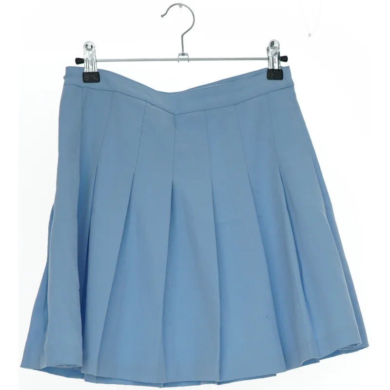 Nederdel med plisseringer fra H&M (str. 158)