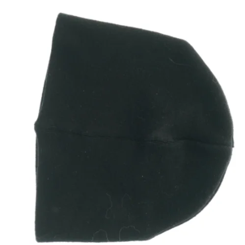 Sort hue med logo fra H&M (str. 152 )