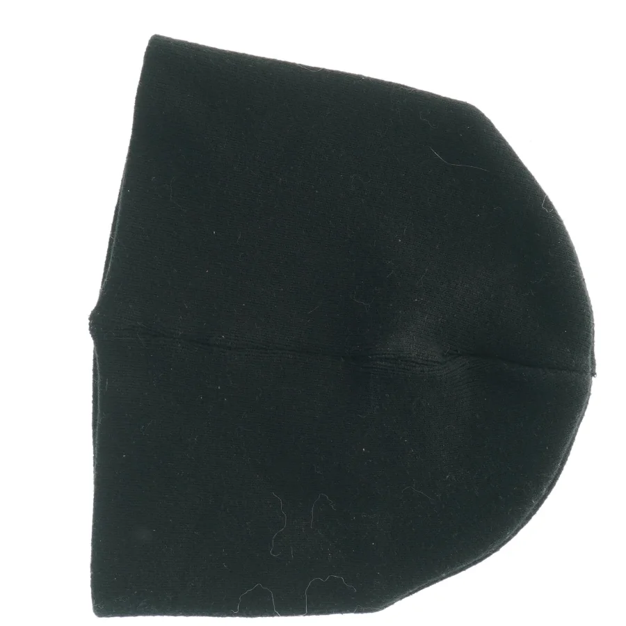 Sort hue med logo fra H&M (str. 152 )