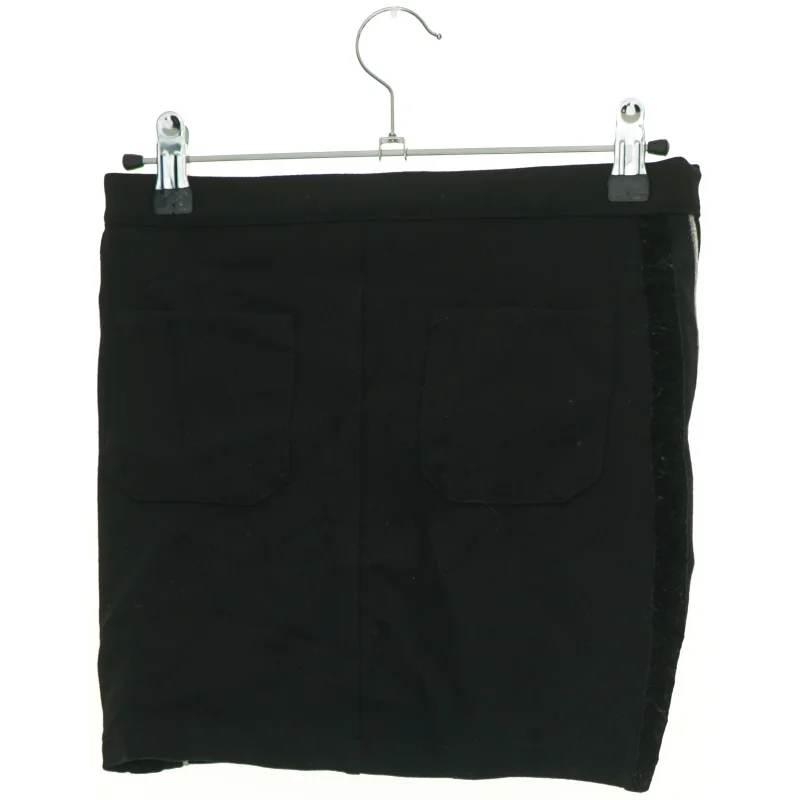 Nederdel fra Kids only (str. 146 cm)