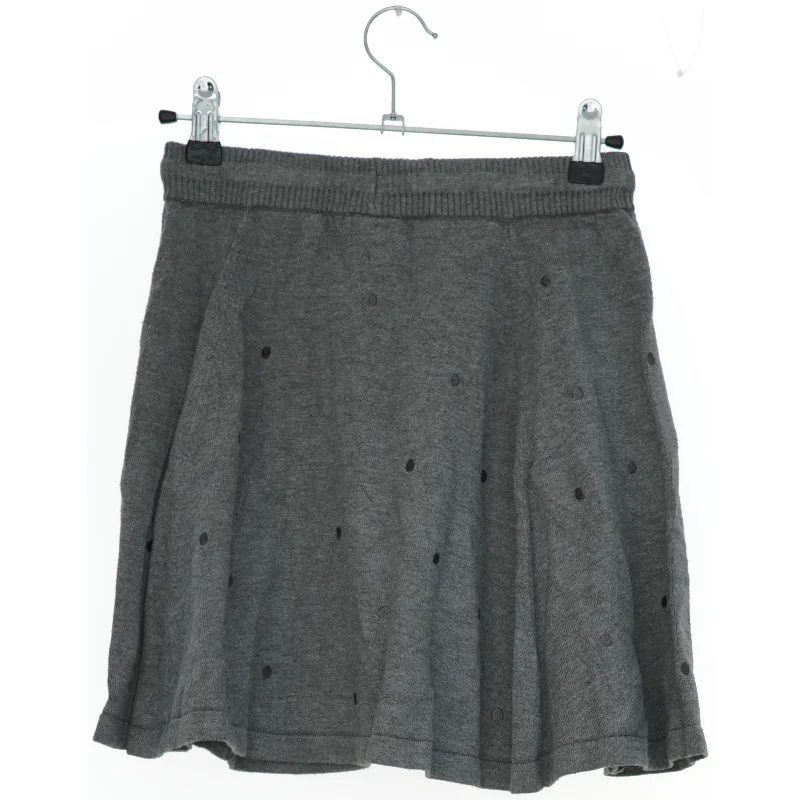 Grå nederdel med prikker fra Pomp de Lux (str. 152)
