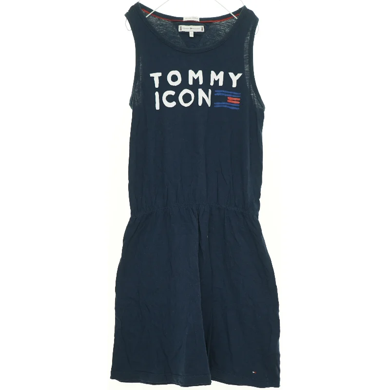 Kjole fra Tommy Hilfiger (str. 152 cm)