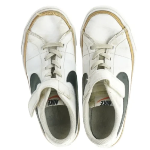 Sneakers fra Nike (str. 33)