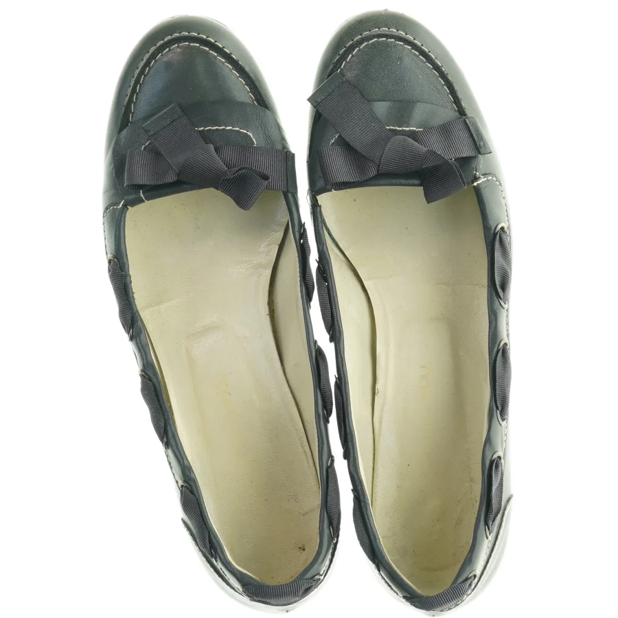 Sorte ballerinasko med sløjfe fra Helene Steensby (str. 38)