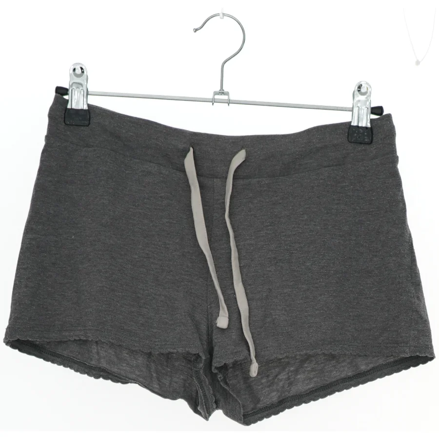 Grå shorts med snøre fra H&M (str. 140)