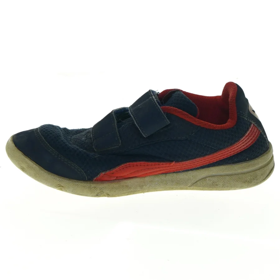 Brugte børnesneakers med velcrolukning fra Puma (str. 33 )