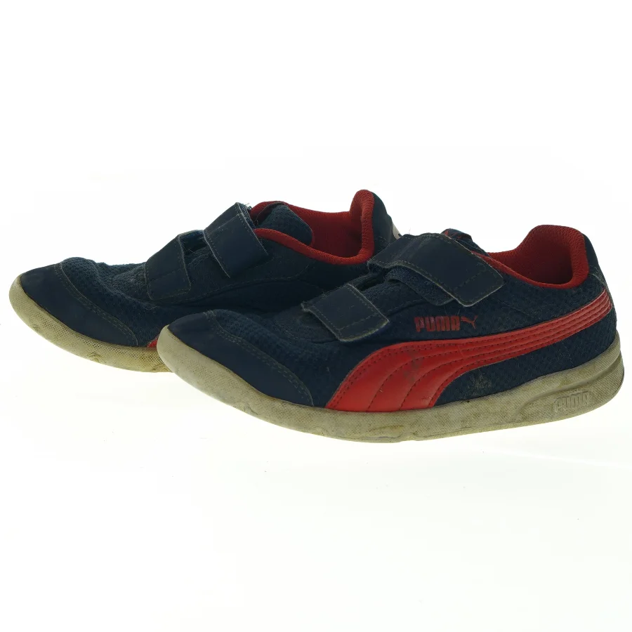 Brugte børnesneakers med velcrolukning fra Puma (str. 33 )