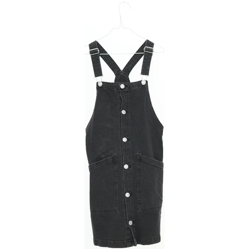 Sort buksedragt fra H&M (str. 146)