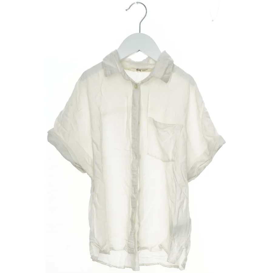 Hvid kortærmet skjorte fra H&M (str. 146)