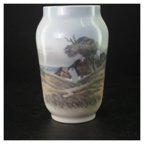 Vase med Landskab, Royal Copenhagen nr. 2854-3604 fra Royal Copenhagen (str. H 21 cm)