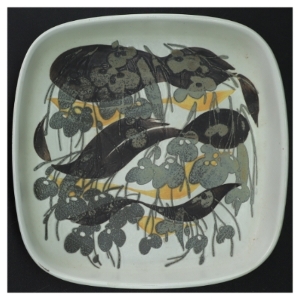 Vintage sort og hvid keramikfad 964-3774 fra Royal Copenhagen (str. 21,5 cm)