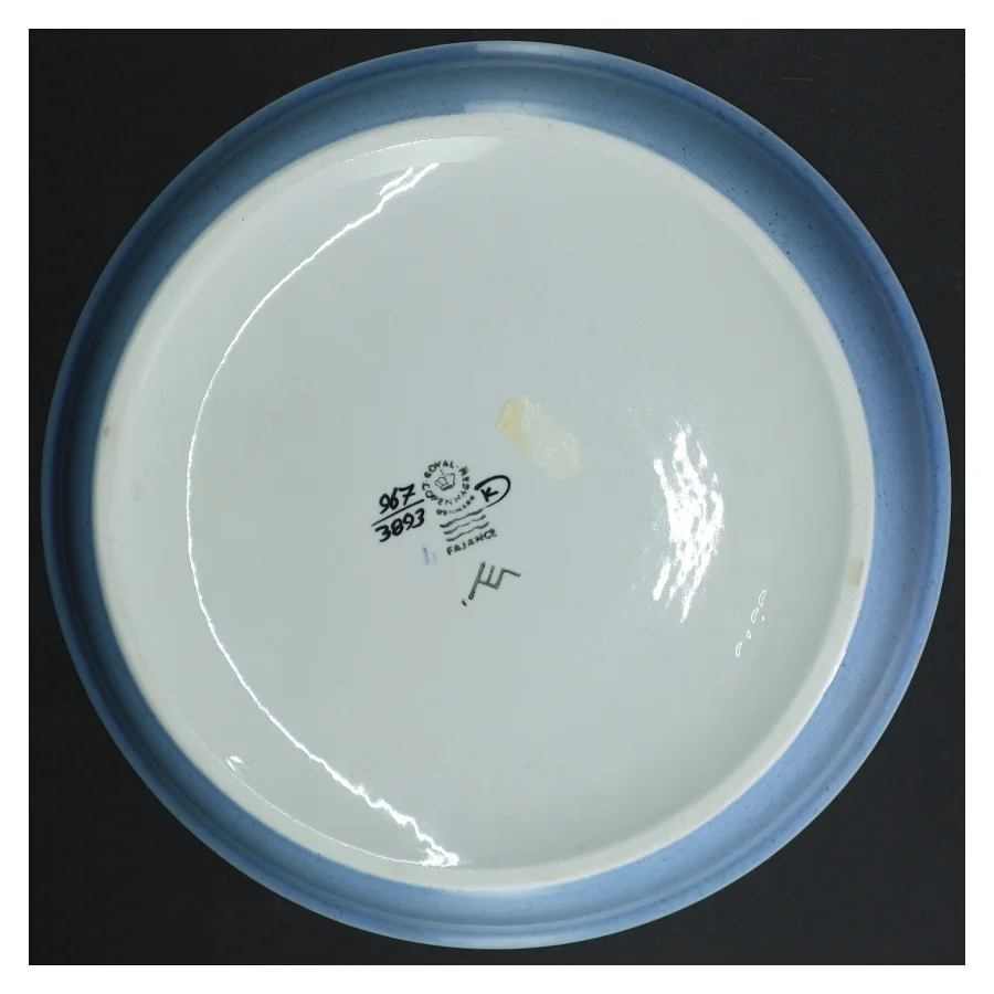 Porcelænsfad med blomstermotiv 967-3893 fra Royal Copenhagen (str. Ø 24 cm)