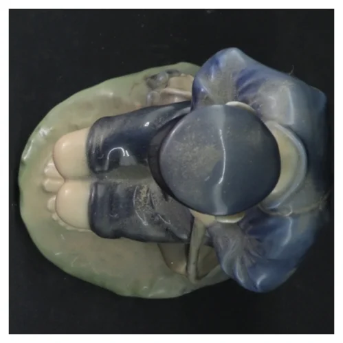 Figur 905 fra Royal Copenhagen (str. 18 cm)