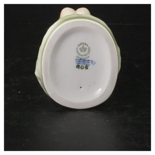 Figur 905 fra Royal Copenhagen (str. 18 cm)